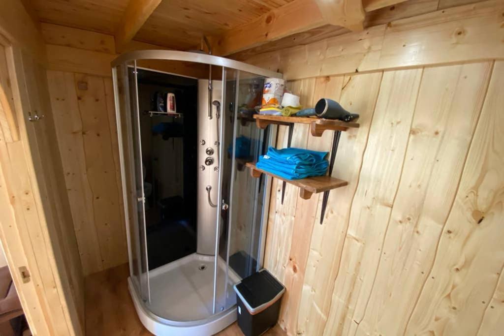Hébergement de vacances Viking House In The Tree! Jacuzzi, Sauna,apkure! *